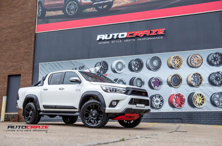 TOYOTA HILUX N80 4WD VAPOR MATTE BLACK